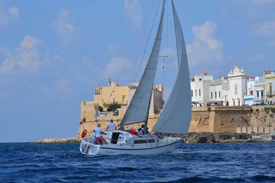 Gallipoli: private eco-sailing tour with environmental guide - Setting sail beside Puritate Beach