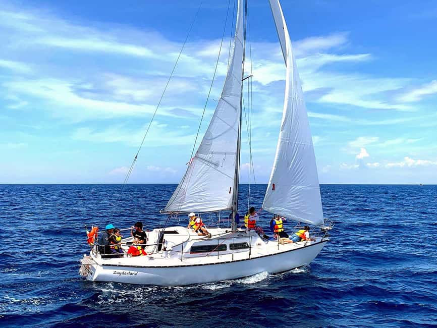 Gallipoli: private eco-sailing tour with environmental guide - Circling Sant’Andrea Island and its lighthouse