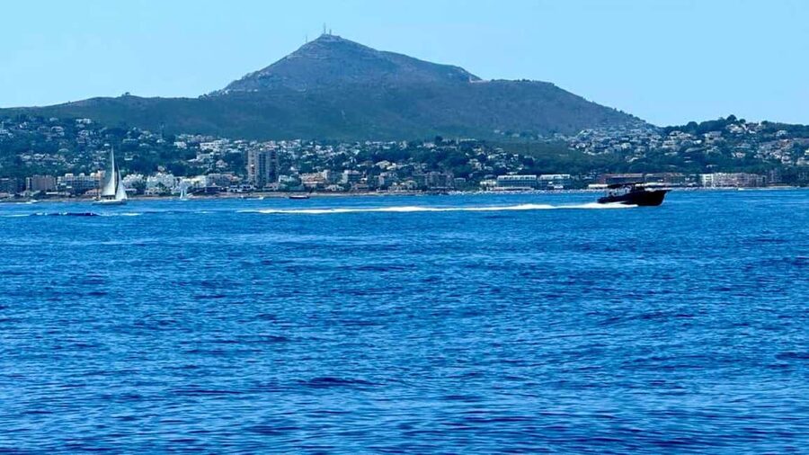 Gandía: Private Sailing Experience - What to bring for a comfortable sail