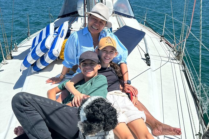 Gold Coast 2 hr Sailing Cruise with Drinks & Tasting Plate - Watching for dolphins and sea turtles
