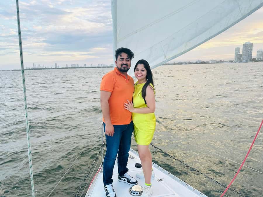 Gold Coast: Afternoon Sailing Cruise incl food & drinks - Dolphins, rays, and realistic wildlife expectations