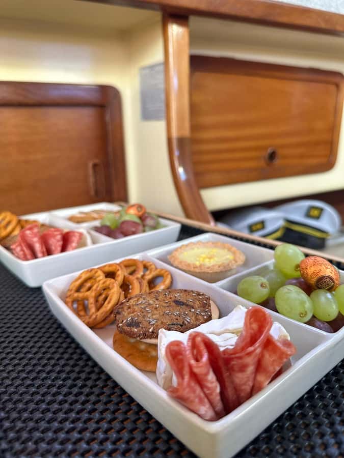 Gold Coast: Midday Sailing Cruise incl food & drinks - Who should book this sailing