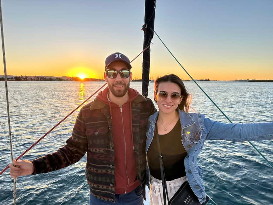 Gold Coast: Sunset Sailing Cruise incl food & drinks - What to bring and how to prepare