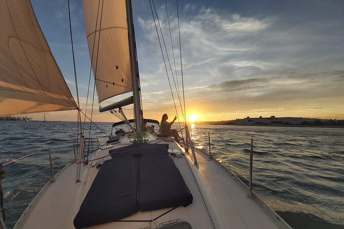 Golden Hour Boat Tour - Sailing by the Monuments with Wine - Why the Tagus is the best seat in the house
