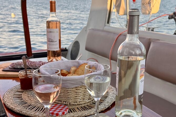 Golf Juan Sunset Sailing Cruise with aperitif at the Island - The aperitif makes the evening feel local