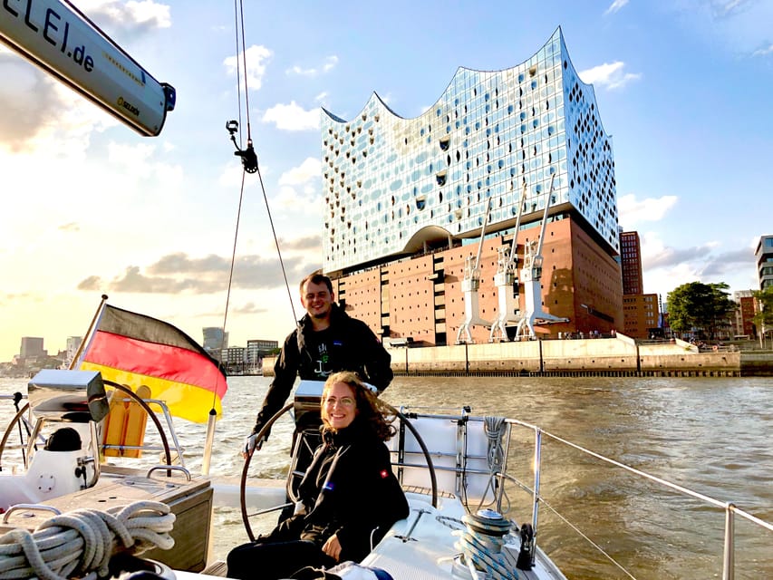 "Hafengeburtstag Hamburg" 2024. Cruise&Sail from/to Wedel - Food, drinks, and the practical comforts