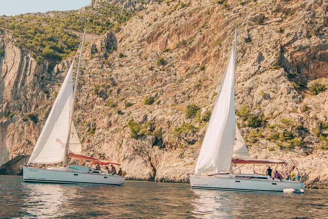 Half Day Sailing on a comfort yacht around Hvar and Pakleni islands- small group - Who will enjoy this Hvar outing?