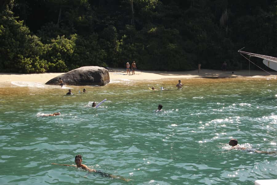 Half-Day Schooner Cruise and Snorkeling in Paraty Bay - Red Beach and the Final Water Stop