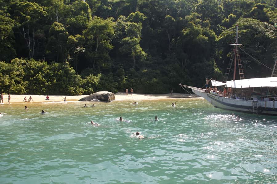 Half-Day Schooner Cruise and Snorkeling in Paraty Bay - Ilha Comprida and the Fish Gathering