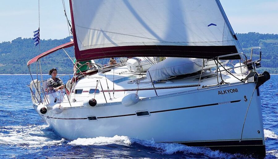 Halkidiki: 7 Hours Private Cruise with Sailing Boat - One hour for swimming, snorkeling, and the SUP