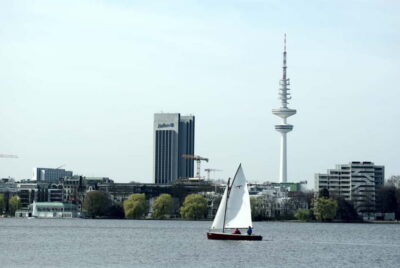 1.5-Hour Sailing Sightseeing Tour on Aussenalster