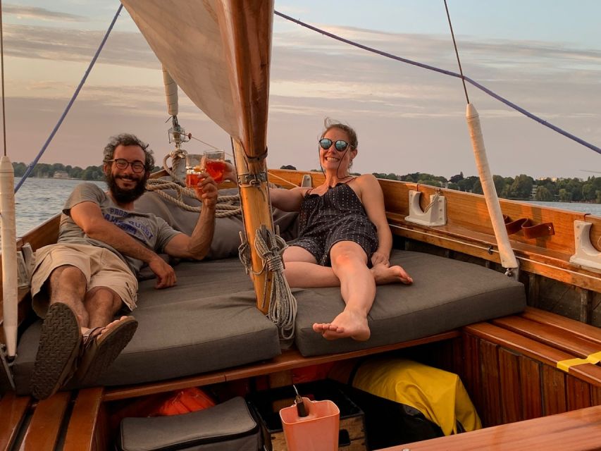Hamburg: Alster River Sailboat Tour with Sundowner - How the weather affects the sailing