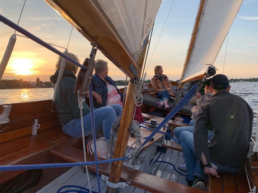 Hamburg: Alster River Sailboat Tour with Sundowner - The first view of Hamburg from the Outer Alster