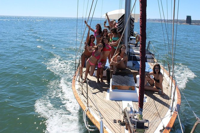 Hen Party in Lisbon on a vintage Sailboat - A private party on Lisbon’s main river