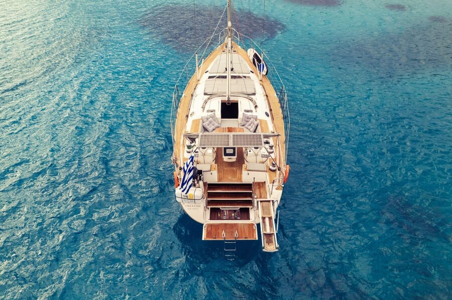 Heraklion: Dia Island Luxury Sailing Trip with Meal & Drinks - What the decks are like in practice