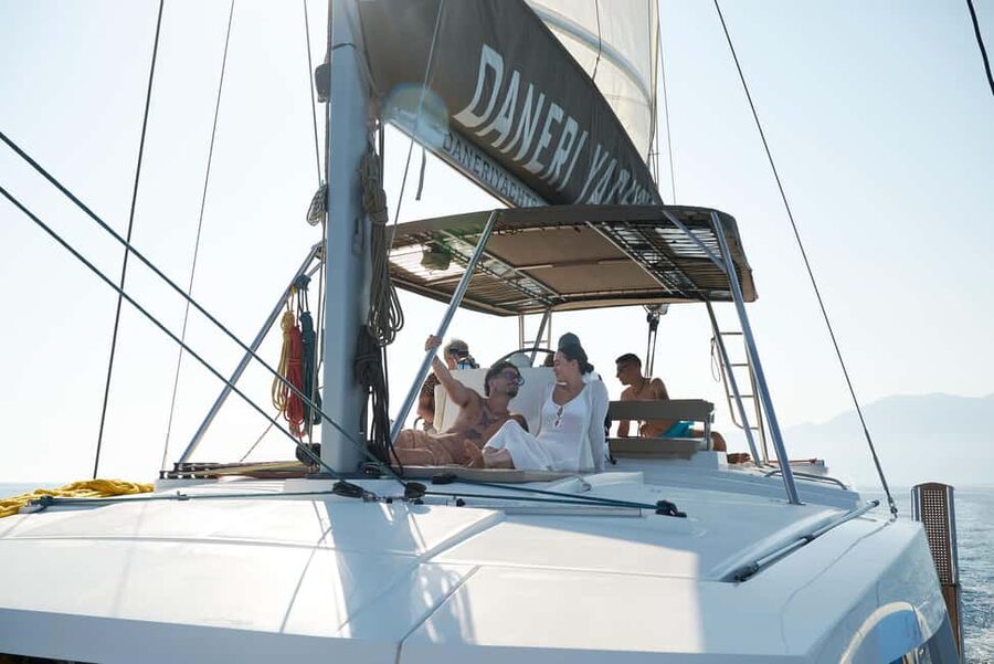 Hersonissos: Catamaran Sailing Trip to Dia Island with Lunch - Three hours in Dia Island’s clear water