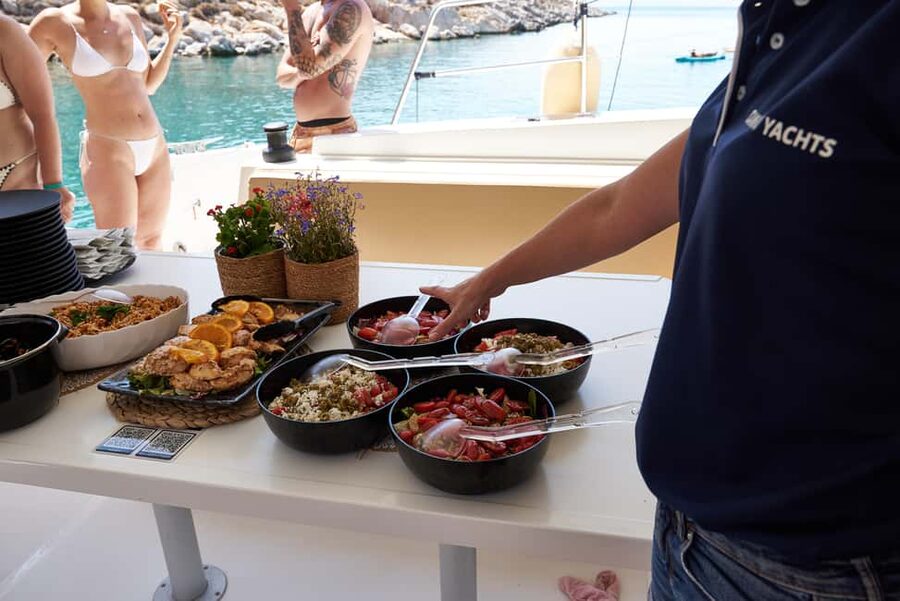 Hersonissos: Catamaran Sailing Trip to Dia Island with Lunch - What the $164 price really covers