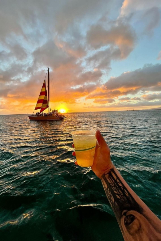 Honolulu: 90 Minute Catamaran Sunset Sail - Sunset from the water, not from the beach