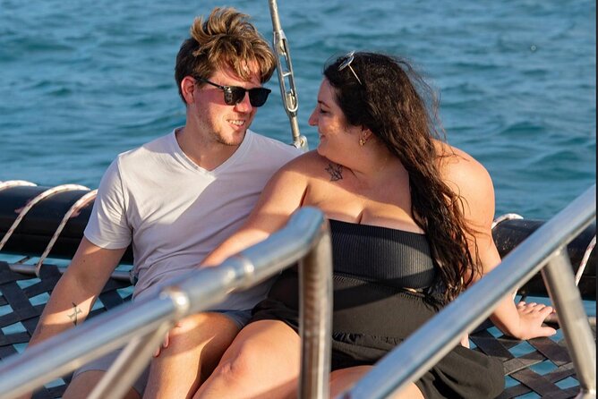 Honolulu Sunset Sail from Kewalo Harbor Including Drinks - Rough water and seasickness