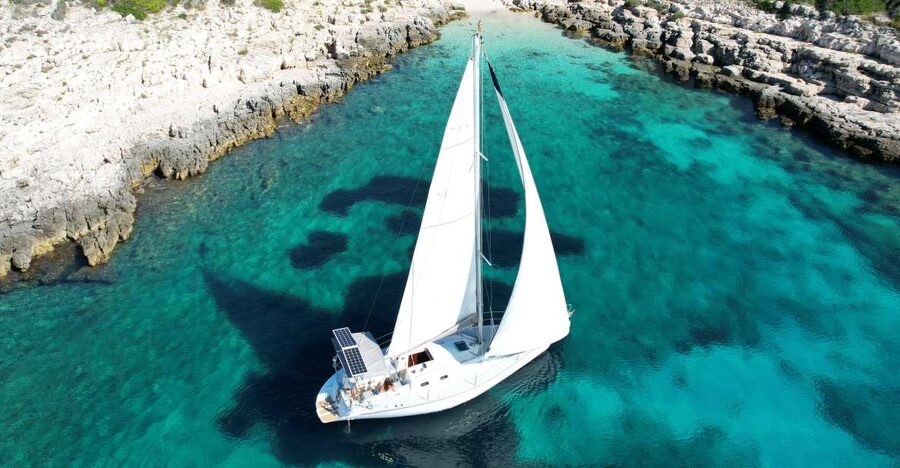 Hvar: Private Sailing Boat Trip with Swimming and Snorkeling - Exploring Perna, Palmizana, Jerolim, and Tarsce