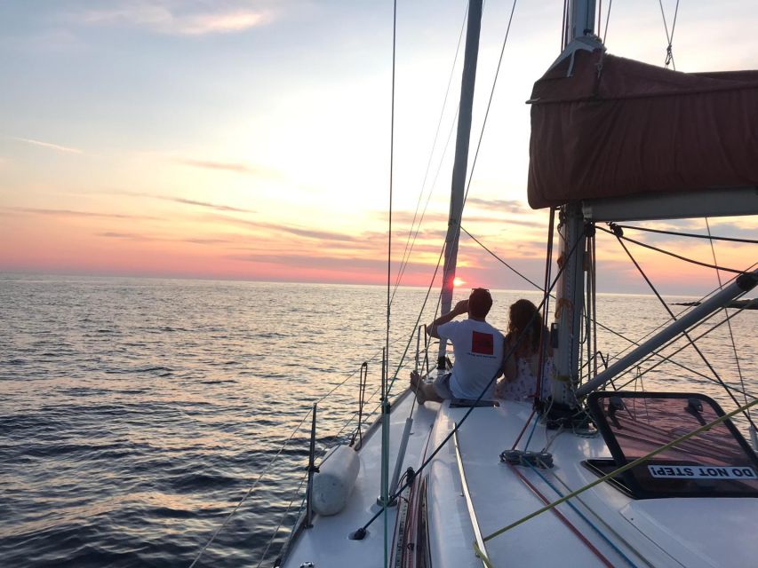 Hvar: Romantic Sunset Sailing Experience On A Comfort Yacht - Shared yacht or private sailing?