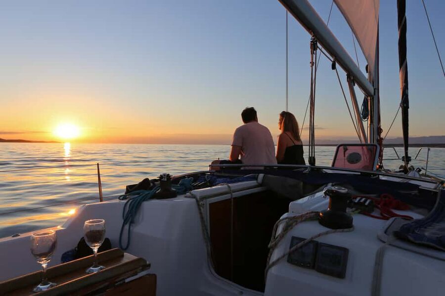 Hvar: Romantic Sunset Sailing Experience On A Comfort Yacht - The practical points that matter