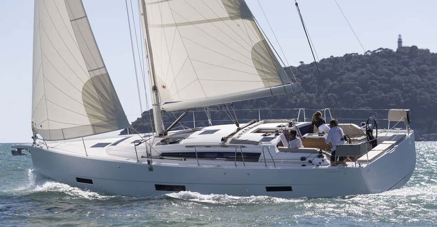 Ibiza: Midday or Sunset Sailing with Snacks and Open Bar - Sailing Ibiza from the marina