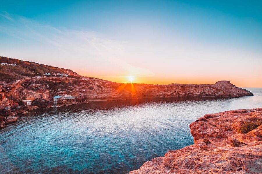 Ibiza: Midday or Sunset Sailing with Snacks and Open Bar - Practical tips for a smoother outing