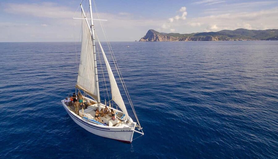 Ibiza: Sunset Private Sailboat with Tapas & Premim Open Bar - Key points to know before booking