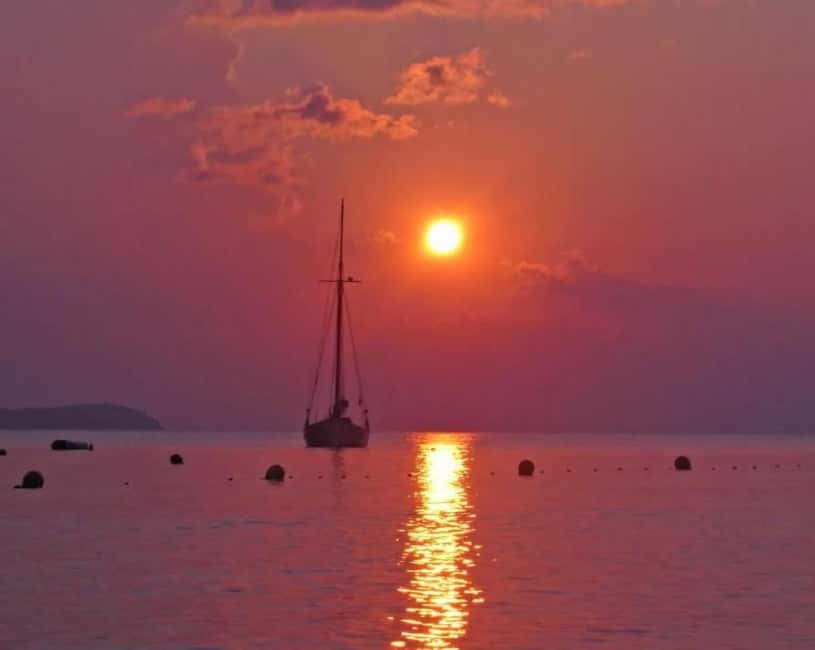 Ibiza: Sunset Private Sailboat with Tapas & Premim Open Bar - Why the 1930s sailboat changes the evening