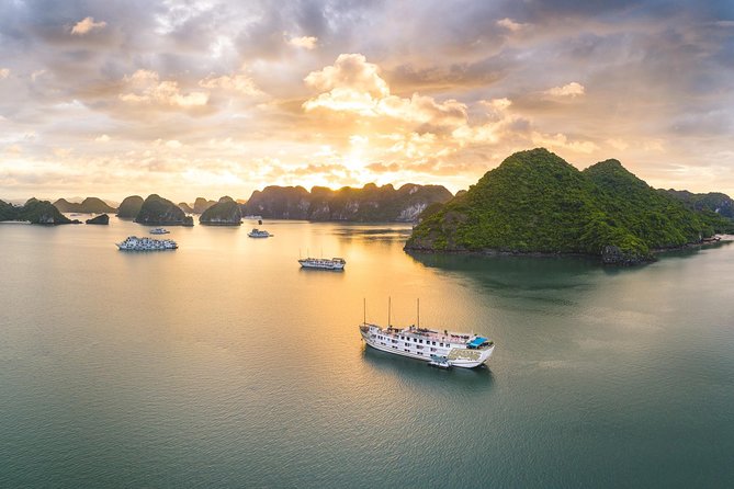 Indochina Sails Halong Bay - Meals on board, and what dinner is really like