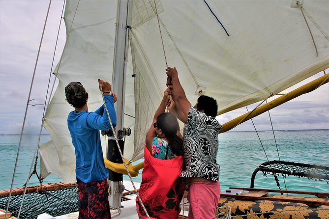 Introduction to sailing and discovering the lagoon - Setting out from Hauru on Vaapiti