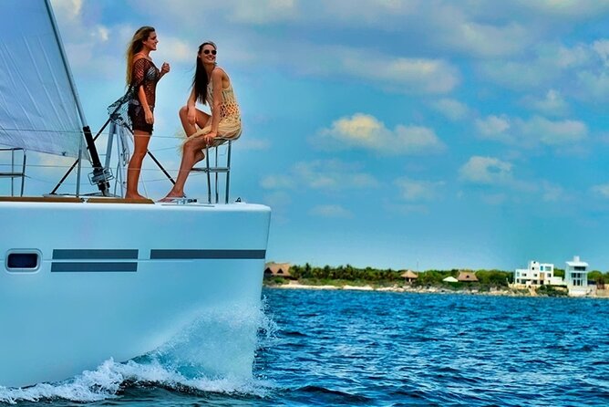 Isla Mujeres Catamaran Sailing Experience with Lunch & Open Bar - The open-sea snorkeling stop
