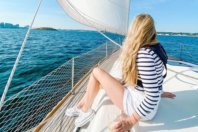 JFarwell Adventure Yacht Sailing in the Halifax Harbour - What happens during the 90-minute sail