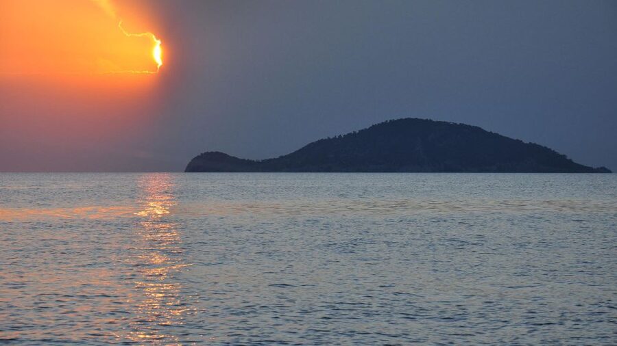 Kassandra: Sunset Sailing Boat Tour of Secluded Coves - Who will enjoy this sailing most