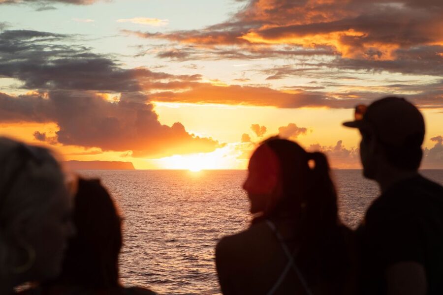 Kauai: Napali Coast Sunset Sailboat Tour with Dinner - Who should book this cruise