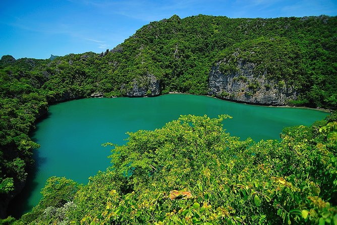 Koh Samui to Angthong Marine Park Cruise Tour By Red Baron Chinese Sailboat - Wua Ta Lap Island: beach time and a higher view