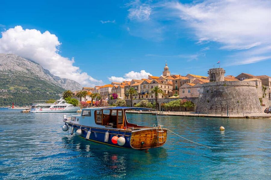 Korčula: Sail Away - tour with traditional craftmanship boat - Gubavac Beach and Lunch on Board
