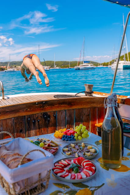 Korčula: Sail Away - tour with traditional craftmanship boat - Sestrice: More Water Time, Less Sightseeing