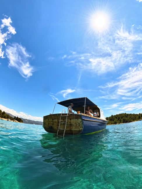 Korčula: Sail Away - tour with traditional craftmanship boat - Who Will Enjoy MIAMI Most