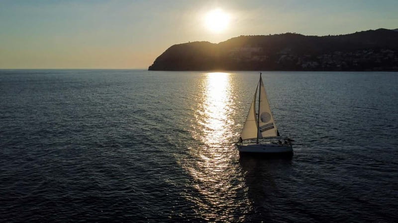 La Herradura-Maro-Nerja: Sailing at Sunset - Setting sail from Marina del Este