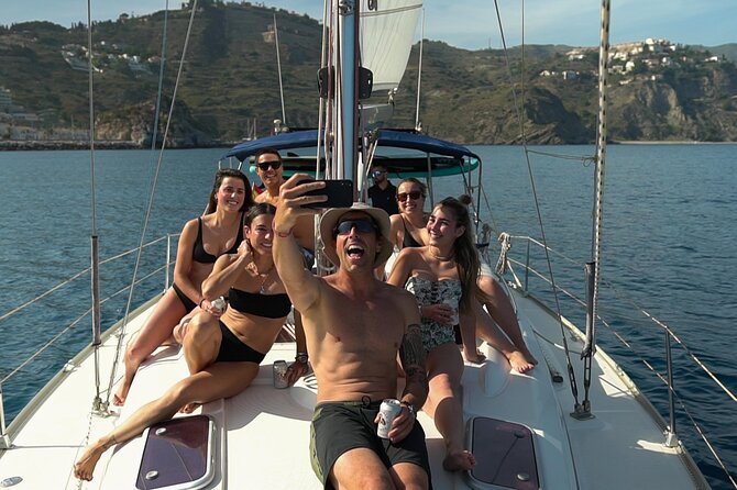 La Herradura: Sailboat with a view of dolphins-Shared - Who will enjoy this cruise most?