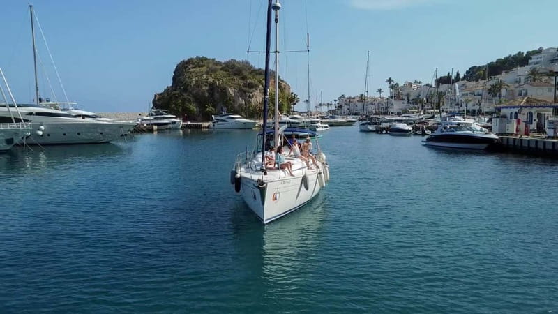 La Herradura: Sailing with a view of dolphins - Getting to Pier 72 at Marina del Este