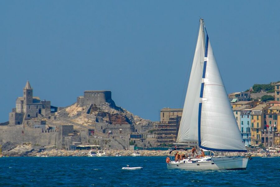 La Spezia: Full-Day Cinque Terre Sailing Tour - What the small group and skipper add
