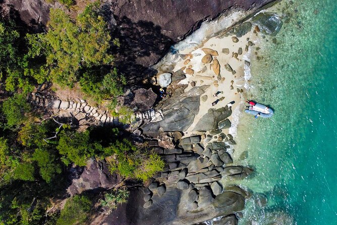 Lady Enid Sailing to Hook Island Cultural Site & Snorkelling - Sailing through the Whitsunday Islands National Park
