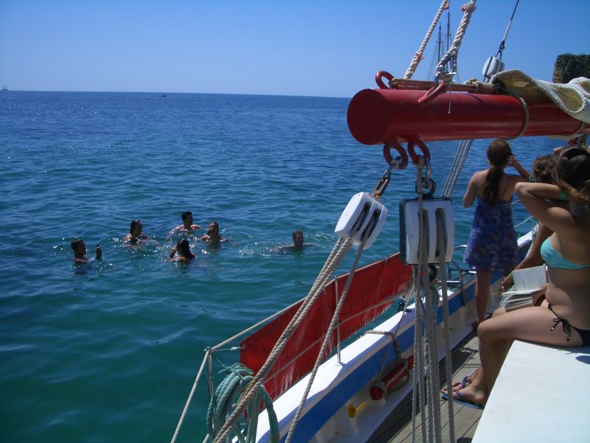 Lagos: Ponta Piedade Sail & Caves Cruise w/Portuguese Tapas - Reaching Ponta da Piedade by sea