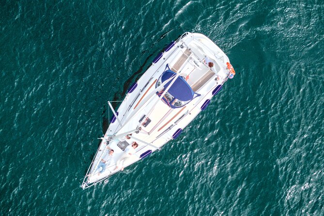 Lake Como Sailing Boat Group Tour Aperitivo & Prosecco Included - The first stretch: villas, villages, and open lake views