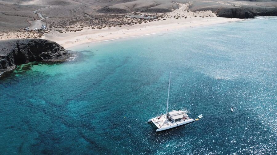 Lanzarote: Luxury Sailing Excursions to Papagayo - Two hours beside the golden Papagayo beaches