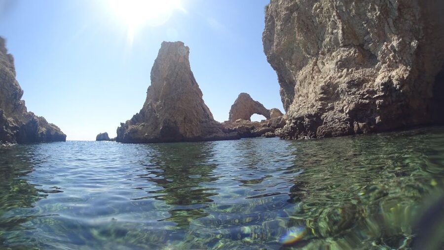 Lindos: Sailboat Cruise with Prosecco and more - Lunch in Haraki, with a clear choice to make