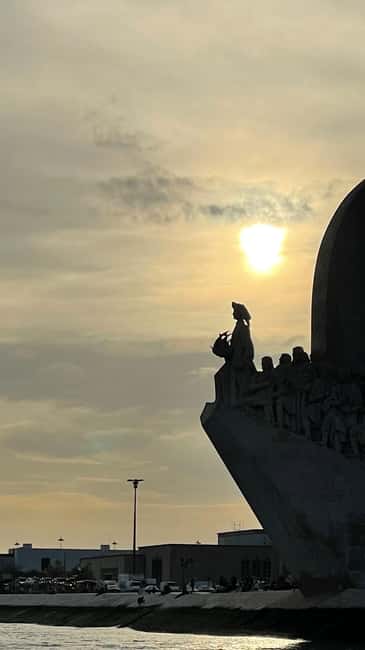 Lisboa:Sunset Sailing Tour at Tagus River with welcome drink - Why the Tagus is the right place for sunset